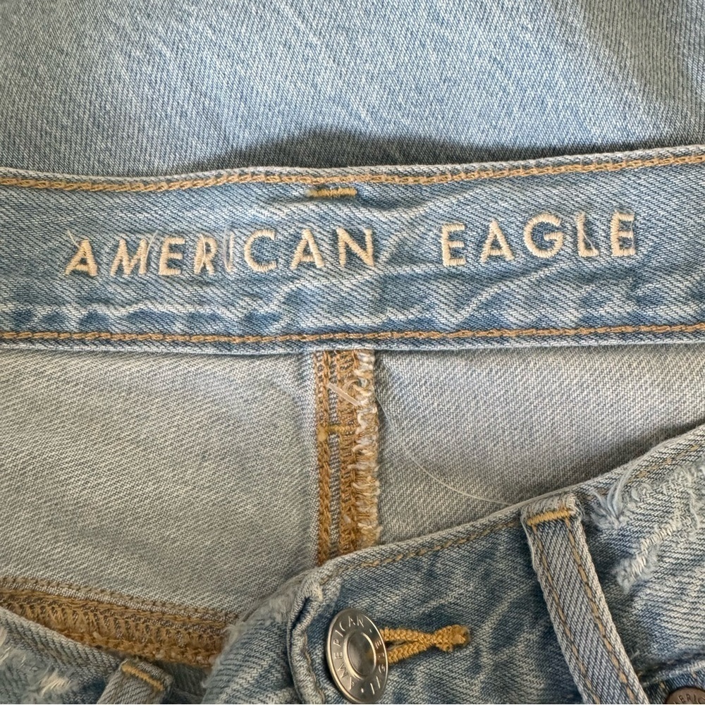 American Eagle NWT Women’s Distressed High-Rise Mom Straight Jeans - Picture 5 of 11